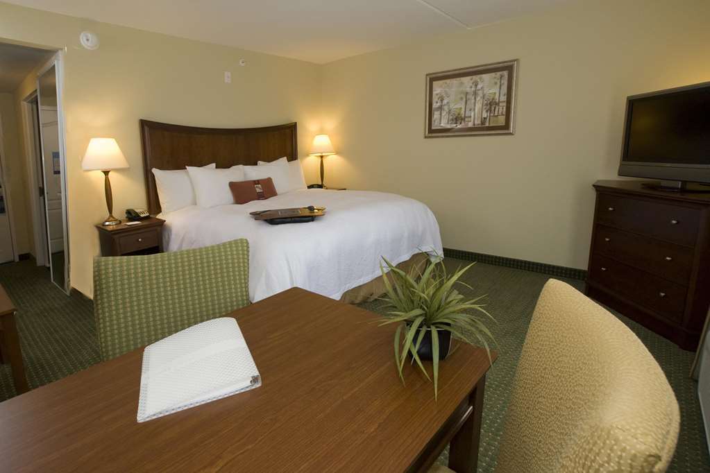 Hampton Inn & Suites Navarre Oda fotoğraf